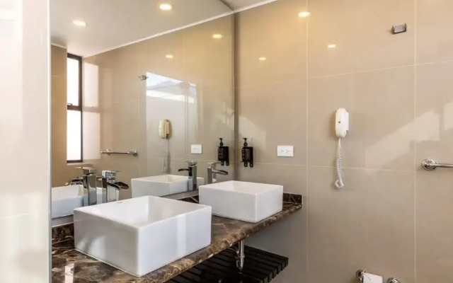 w Amazing 1BR With Terrace in Chico