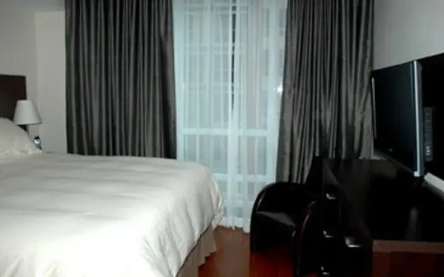 Toronto Luxury Accommodations - 263 Wellington Street West