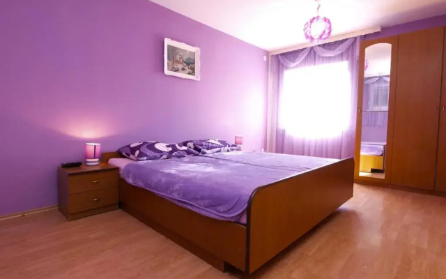 Apartment with pool 1038