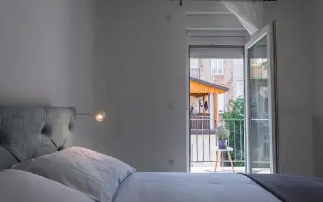 Go2Zagreb Chick Apartment
