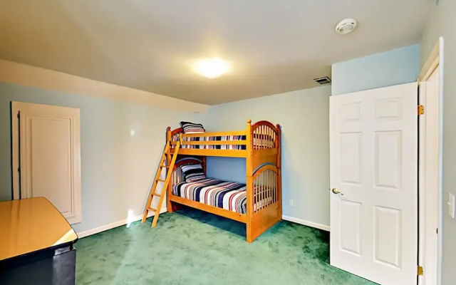 13784 Truckee - 4 Bedroom Home
