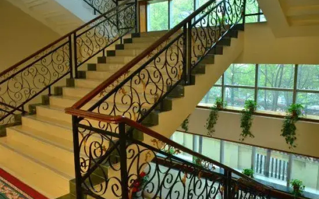 Qianjiang Hotel