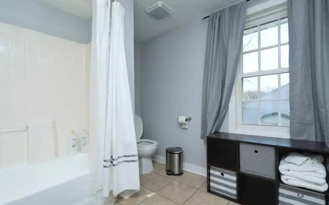 Renovated 3 Bedroom Close to Downtown