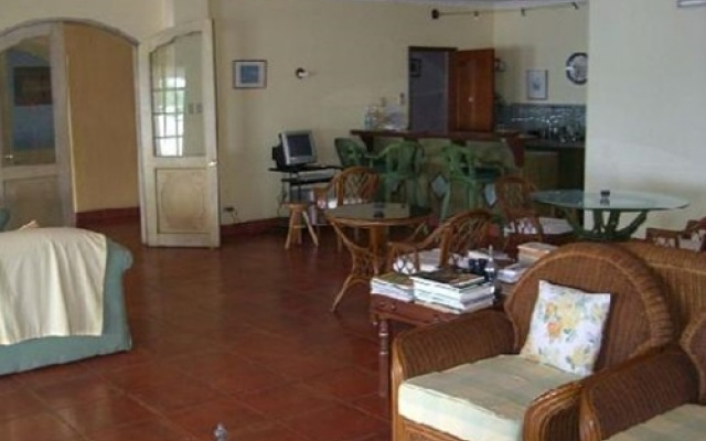 Las Flores Hotel