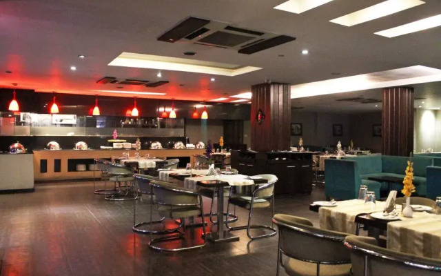 OYO 10968 Hotel Almati 1