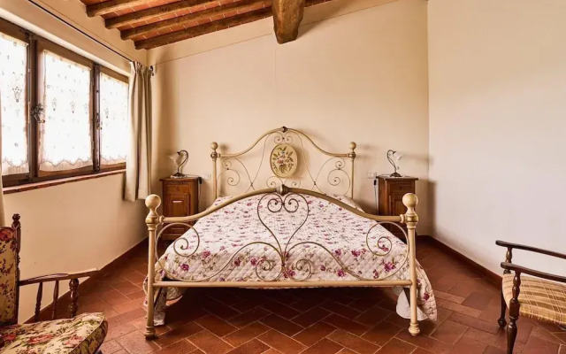 Farmhouse in Chianti With Pool and Garden