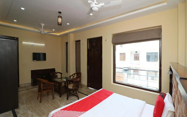 OYO 14458 Hotel Lotus Inn