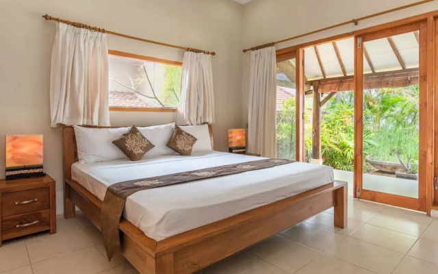 Villa Lotus Kayuputih