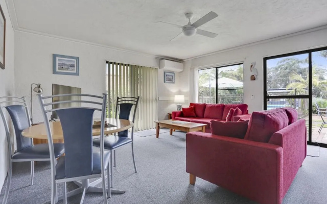 Ocean Drive Apartments