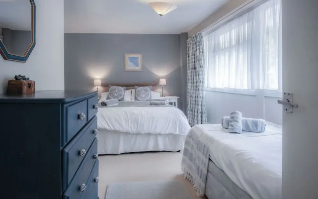 17 Beach Court - 2 Bed Apartment - Saundersfoot