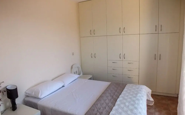 Ampelos Land
