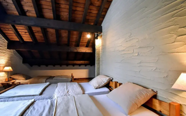 Spacious Holiday Home in Mont with Garden