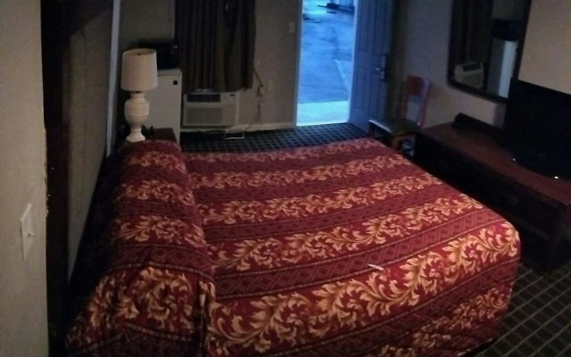 Budget Lodge by OYO Portland West