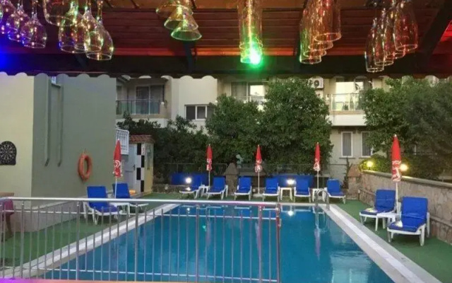 Club Ege Apart Hotel