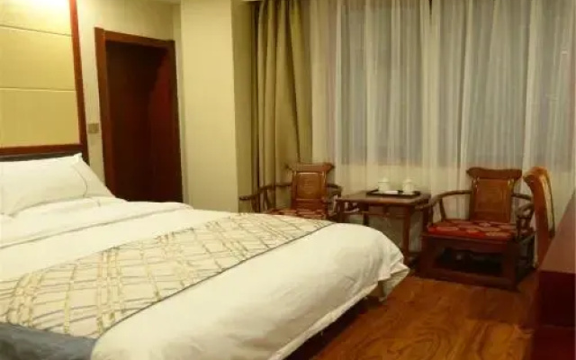 Golden Wheel Hotel