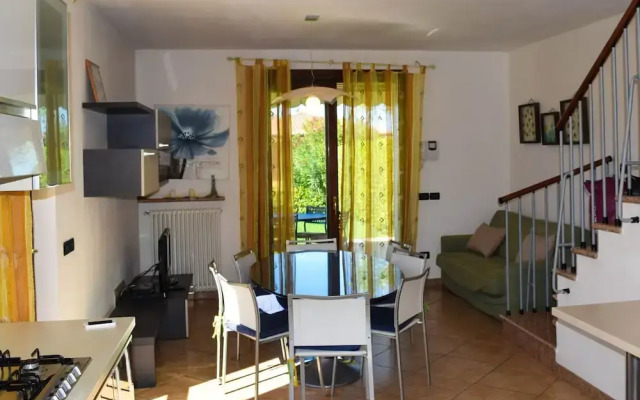 Great and Colourful Apartment Near Bardolino