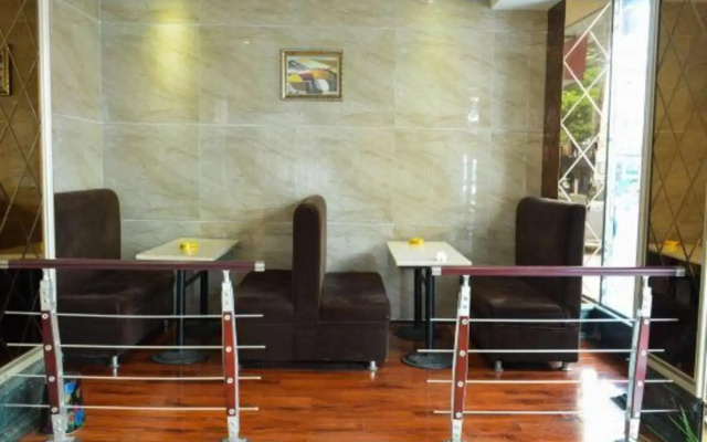 Sunshine Fashion Hotel (Nanchang University Yi Affiliated Hospital)