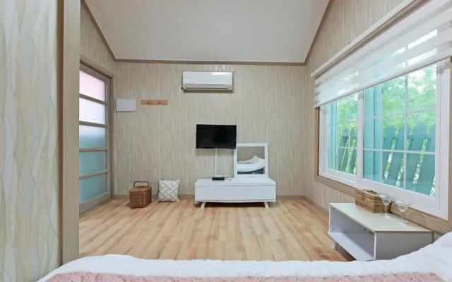 Yeongdeok Samsa Marin Village Pension