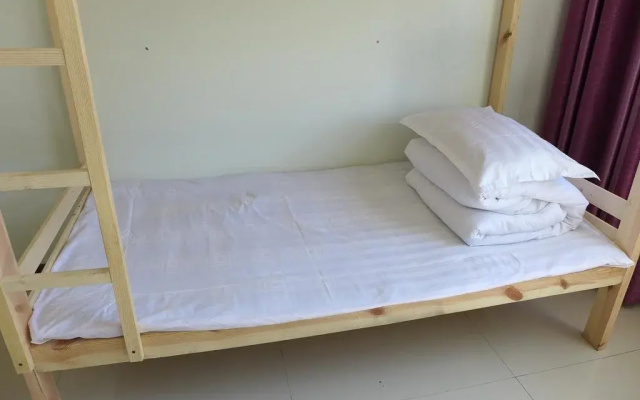 XinJiang YiZhan Youth Hostel