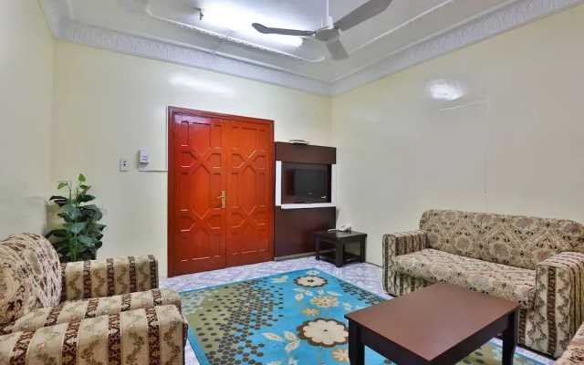 OYO 285 Masharef Furnished Units In