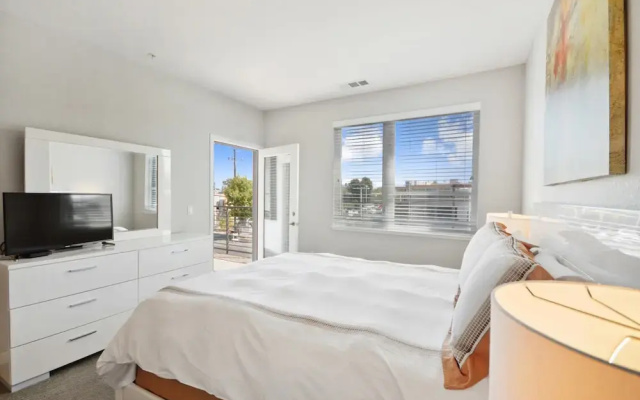 Global Luxury Suites in Menlo Park
