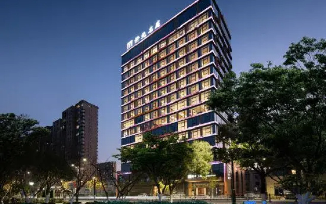 Maison New Century