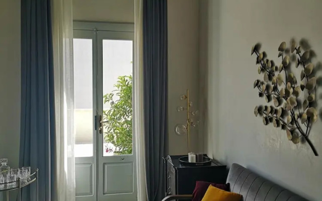 1940 Luxury Accommodations - Rubino Boutique Apartment