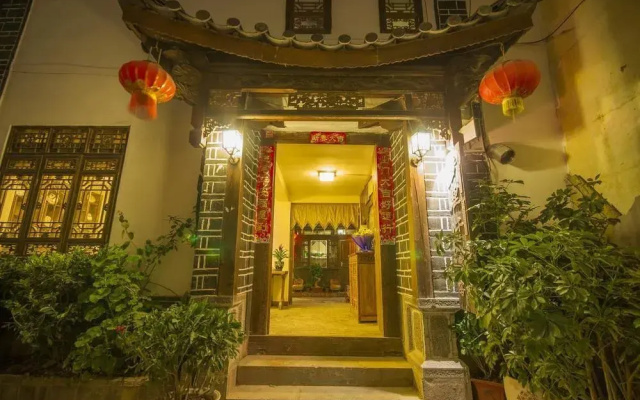 Mengli Qianxun Inn(丽江梦里千寻客栈)