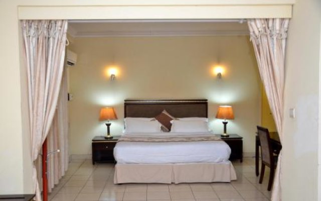 Flat Hotel Alhdeef in Kintsana, Republic of the Congo from 148$, photos, reviews - zenhotels.com guestroom