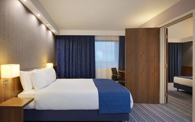 Holiday Inn Express London Heathrow T5 by IHG