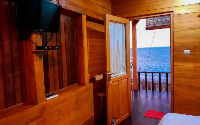 Malibu Huts