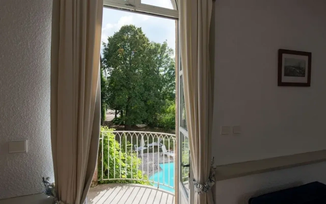 Lavish Apartment in Saint-clair With Balcony