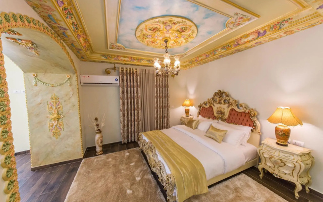 Empire Hotel