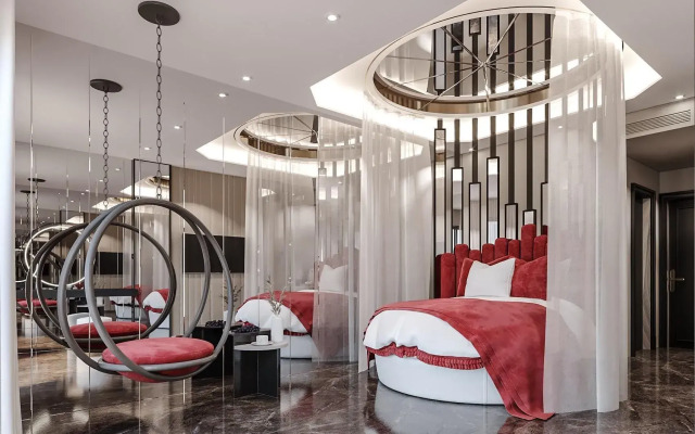 Serenity Queen Hotel