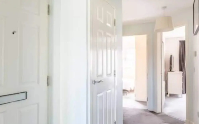 Modern 2 Bedroom Property in Stylish Complex