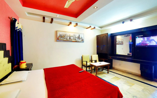 Hotel Mamta Palace, 500 meters from nakki lake