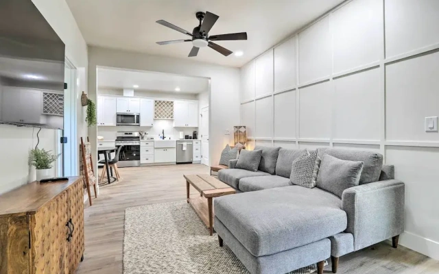 Boho-chic Folsom Retreat: Walkable Location!