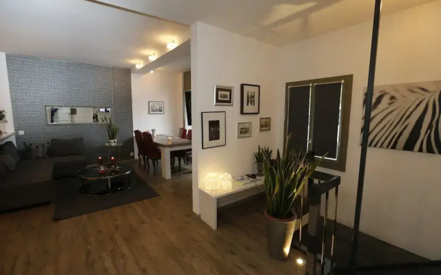 Cote Riviera Luxe Lake