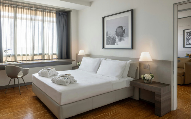 Отель Unahotels San Vitale Bologna