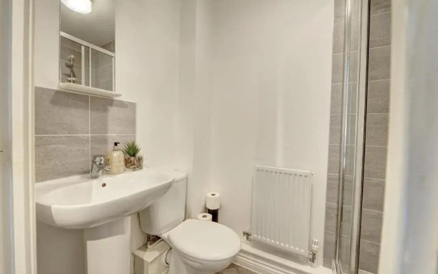 2-Bedroom Apartment, En-suite, Ground Floor by MBIZ