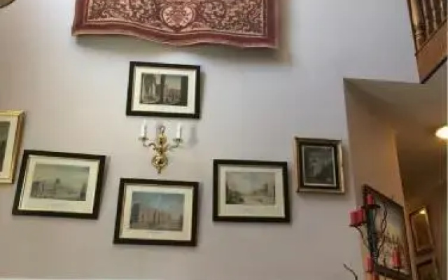 Castle Lodge Bed  Breakfast