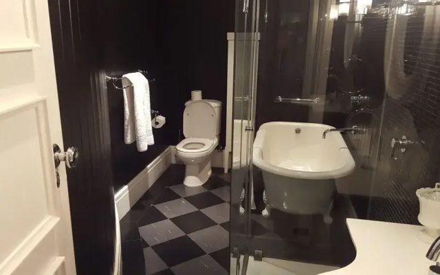 ITC Hospitality Group Two Bedrooms Mutual Heights Building