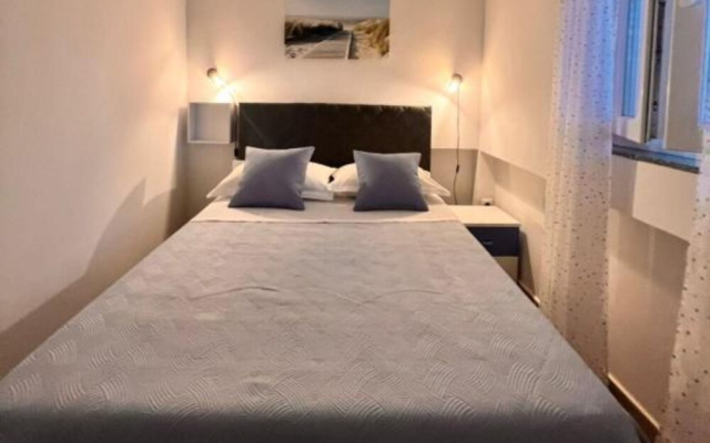 Beachfront Apartment Live
