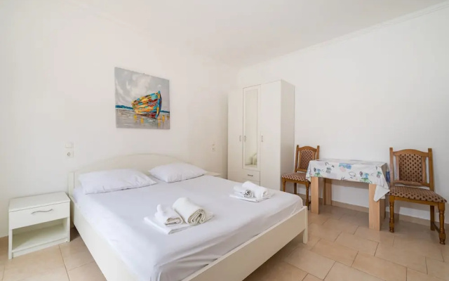 Studio Apartments Near Center 7