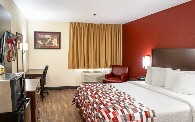 Red Roof Inn & Suites Middletown - Franklin