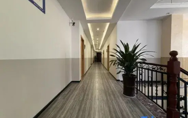 Yuechi Rome Hotel
