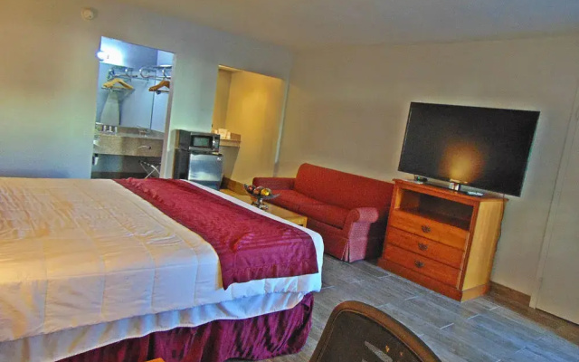 Ramada Kingman
