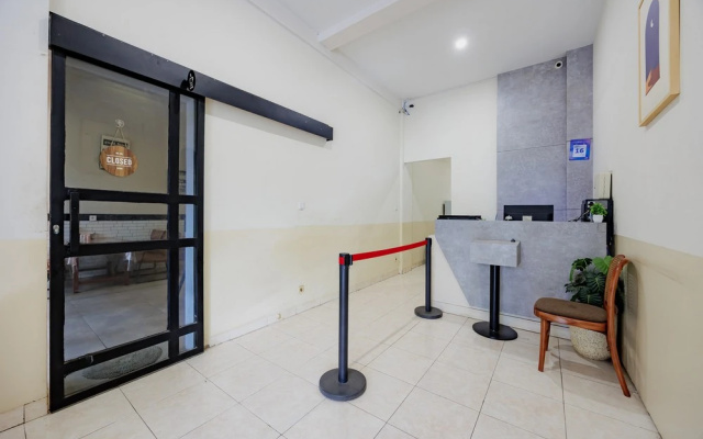 RedDoorz Plus @ D San Residence Buah Batu