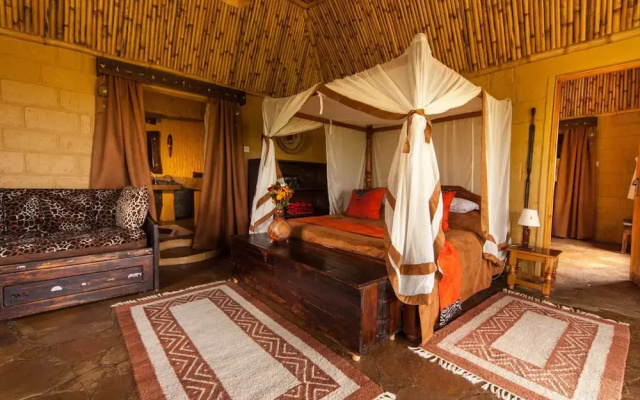 Rhino Watch safari Lodge