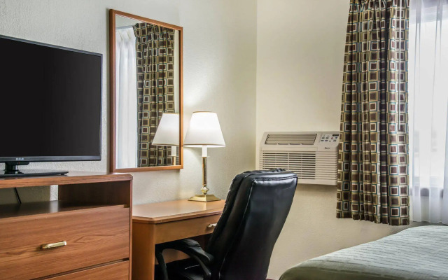 Hudson Inn & Suites